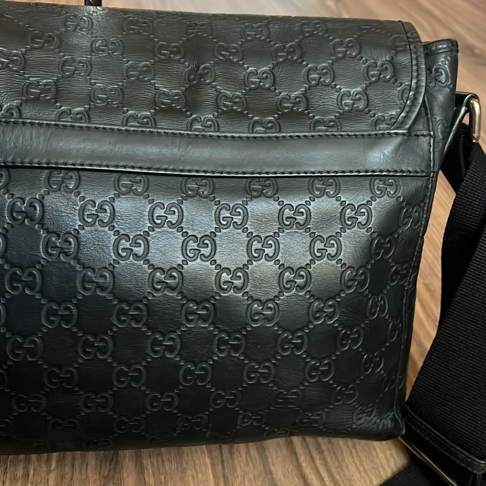 A 436- 💯 % authentic Gucci crossbody bag - Picture 8 of 16